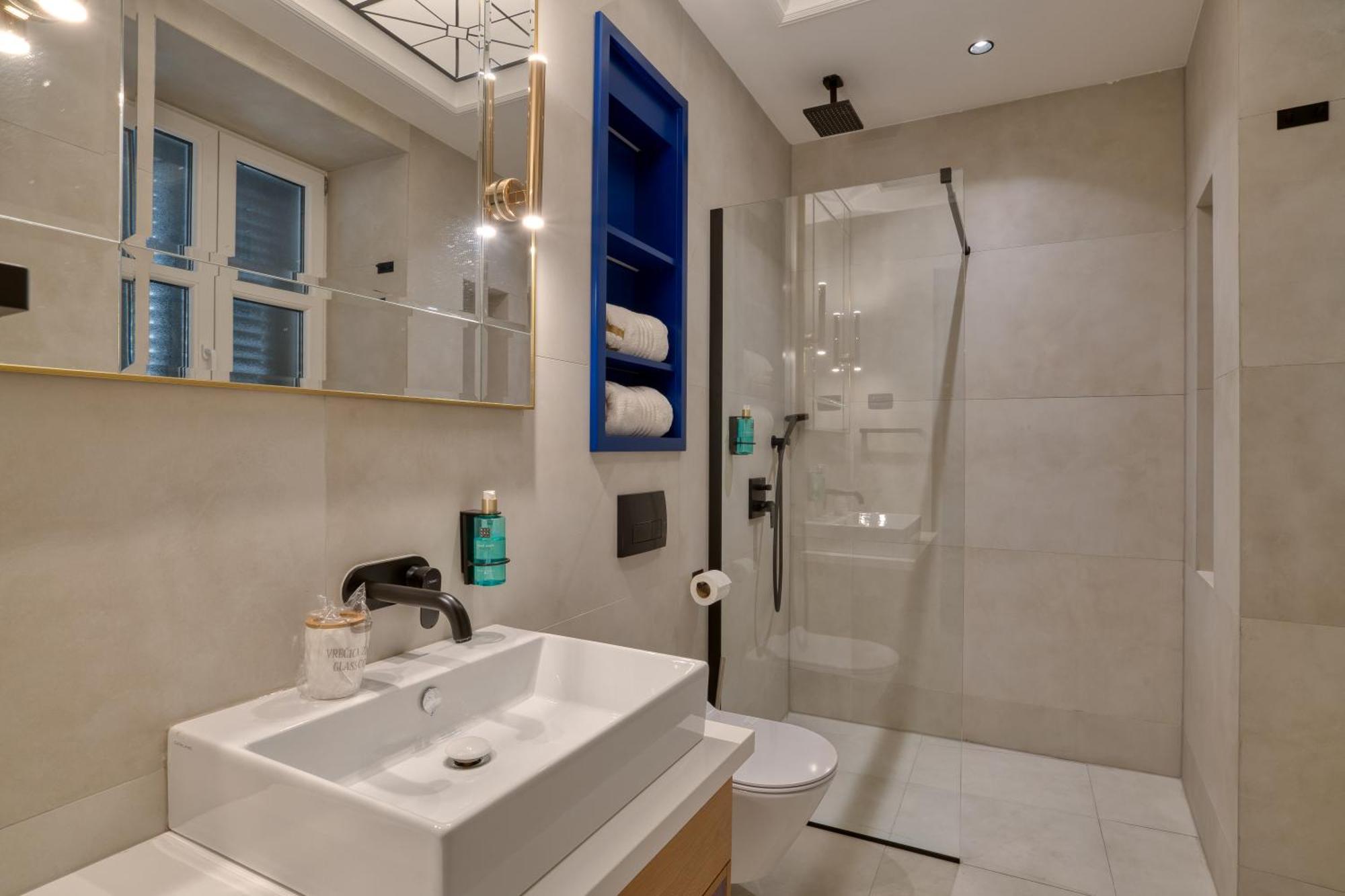 Hive Luxury Suites By Mn Property 科托尔 外观 照片