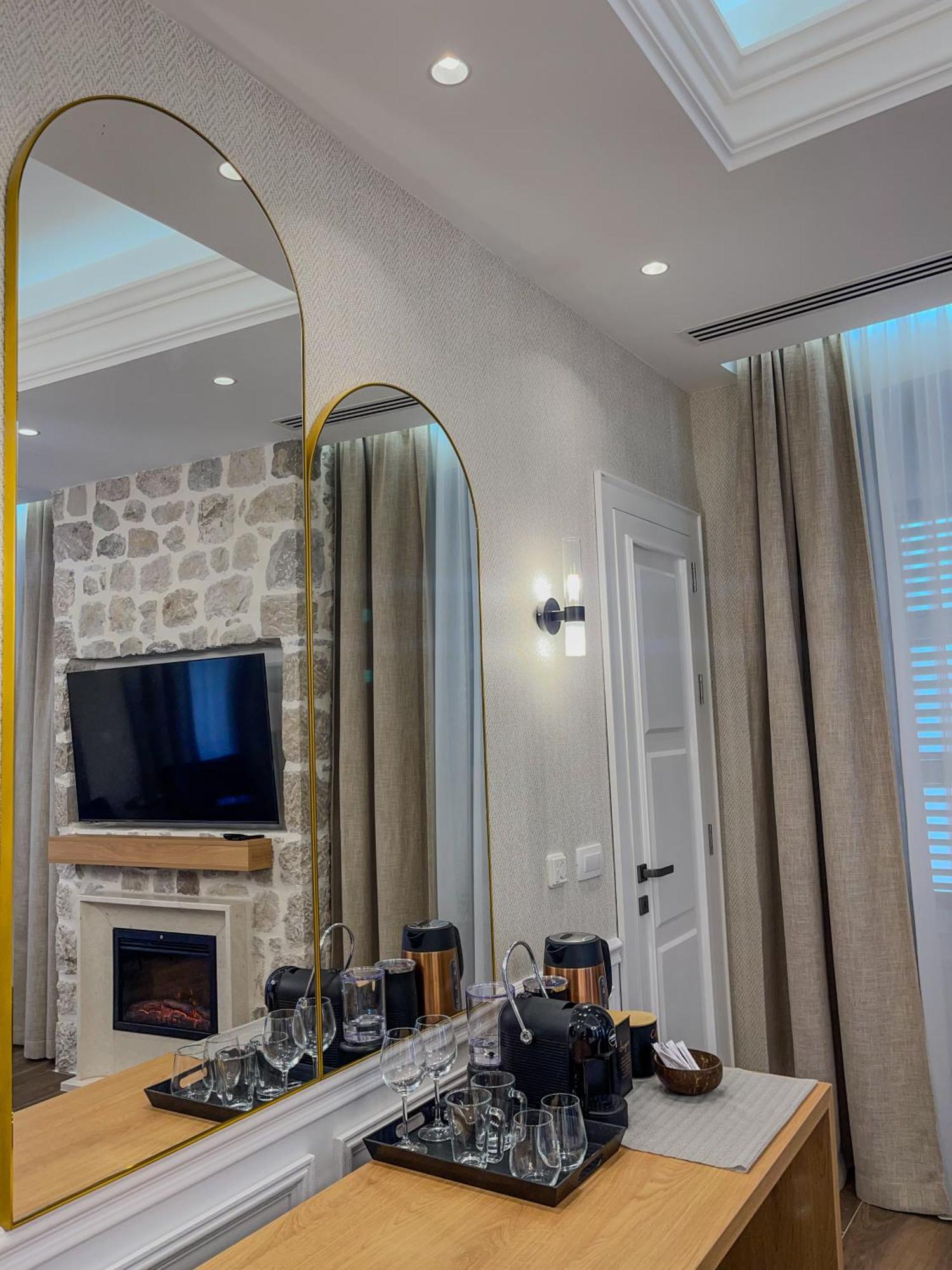 Hive Luxury Suites By Mn Property 科托尔 外观 照片