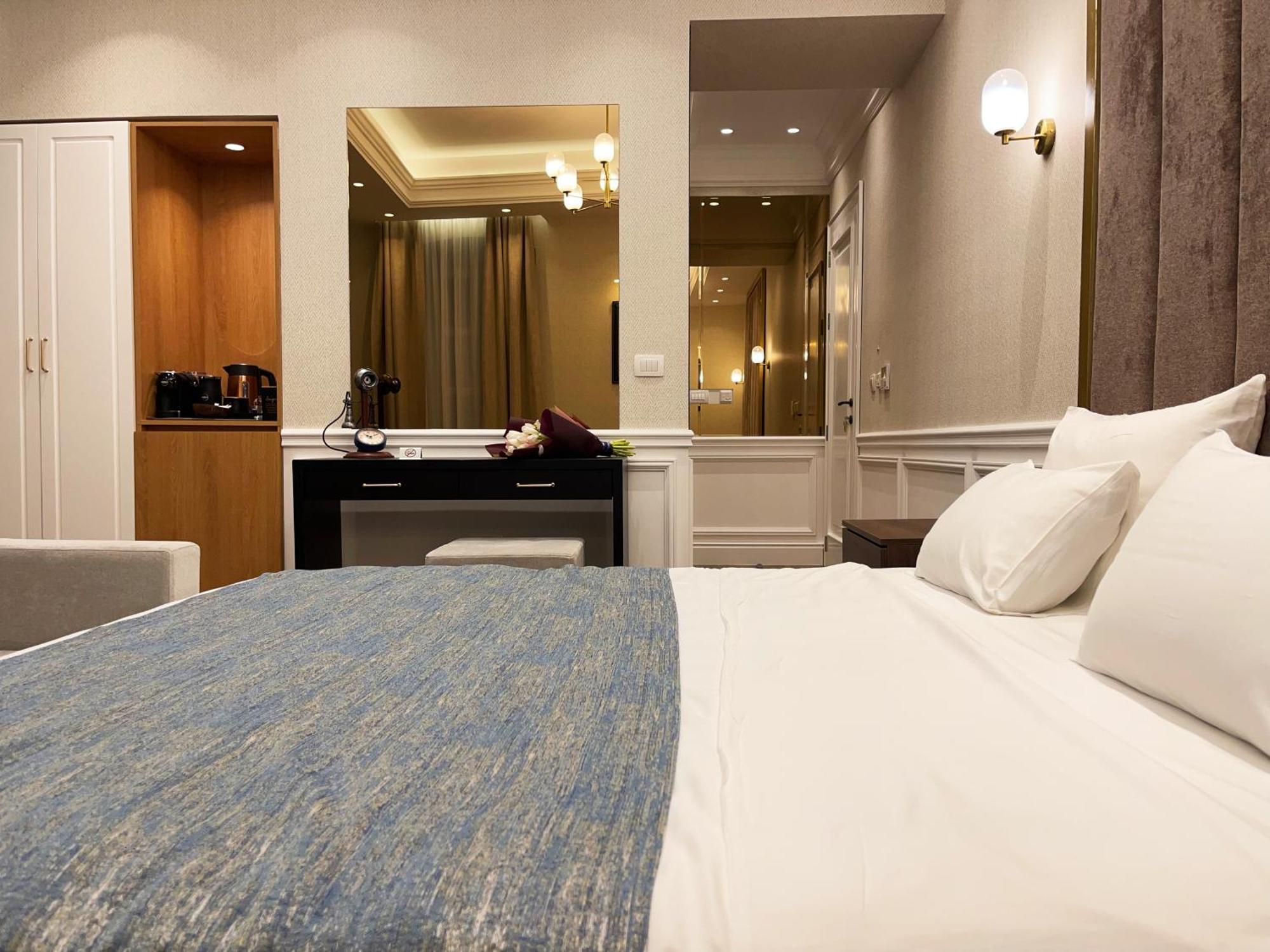 Hive Luxury Suites By Mn Property 科托尔 外观 照片